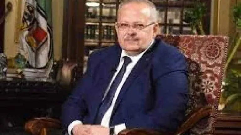 الخشت يتلقى تقريرا حول جهود  تطبيق الحوكمة والشفافية والرقابة الذاتية .. لأول مرة تمتلك جامعة القاهرة قاعدة بيانات موحدة للطلاب على مستوى جميع الكليات وربطها بالخدمات