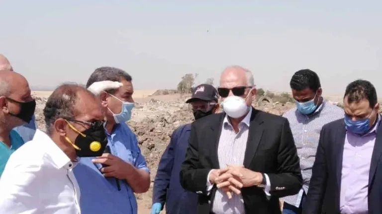 بعد توقف دام لـ 20 عام .. محافظ الجيزة يعيد تشغيل مصنع تدوير المخلفات بشبرامنت