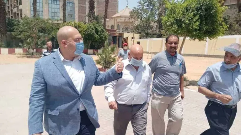 خلال جولته بالبدرشين .. نائب محافظ الجيزة يتفقد لجان الثانويه العامه ويشدد على التعامل بهدوء مع الطلاب
