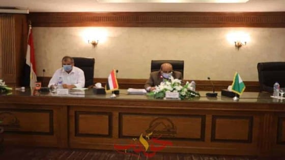 محافظ الجيزة لرؤساء الاحياء والمراكز والمدن: غلق المنشأة وسحب الترخيص فى حالة عدم الالتزام بقرارات فتح المقاهي والمطاعم