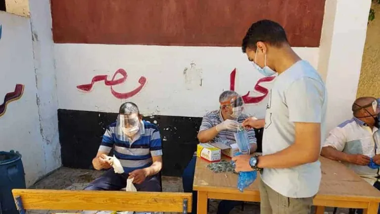 بعد حله منزليا.. طلاب الثانوية العامة يسلمون اليوم امتحان التربية الوطنية