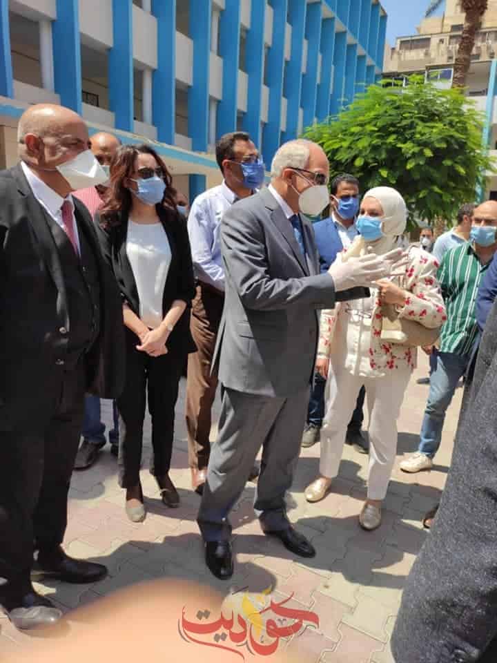استعدادا لامتحانات الثانوية العامة .. محافظ الجيزة يتفقد لجان المدارس بالعجوزة