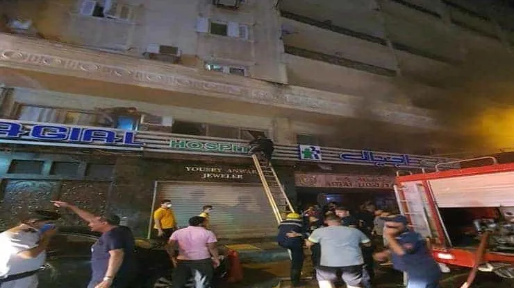 لبيان أسباب الحريق .. نيابة الإسكندرية تعاين موقع الحادث بمستشفى أجيال
