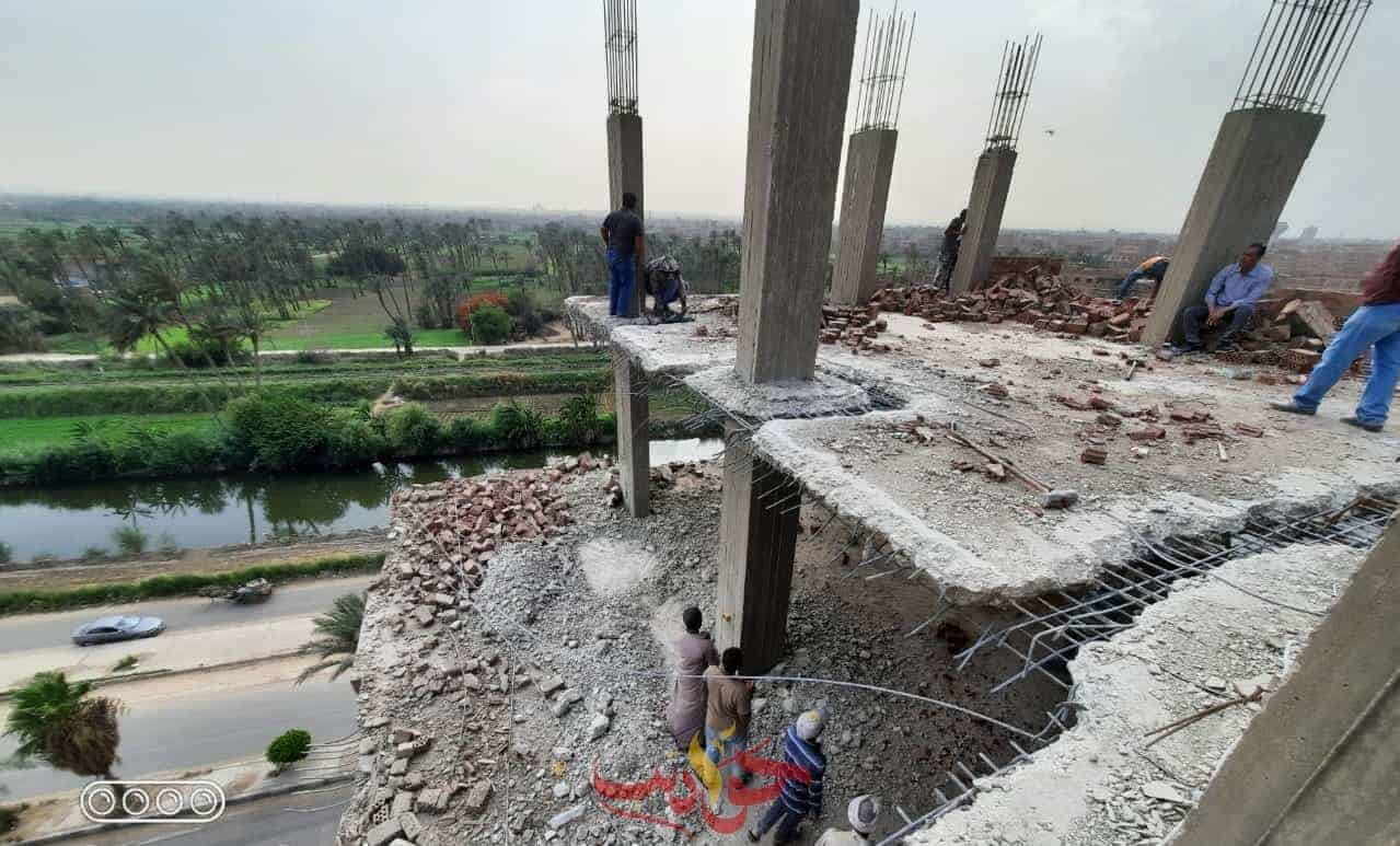 إزالة عقارين مخالفين بالحوامدية