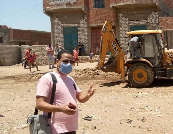 رفع القمامة والأتربة من مركز شباب نزلة سلام بالصف تمهيدا لبناء سور ومبنى ادارى عليه