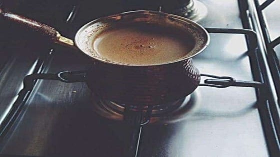 تعرف على  .. طريقة عمل القهوة المثلجة بالقرفة