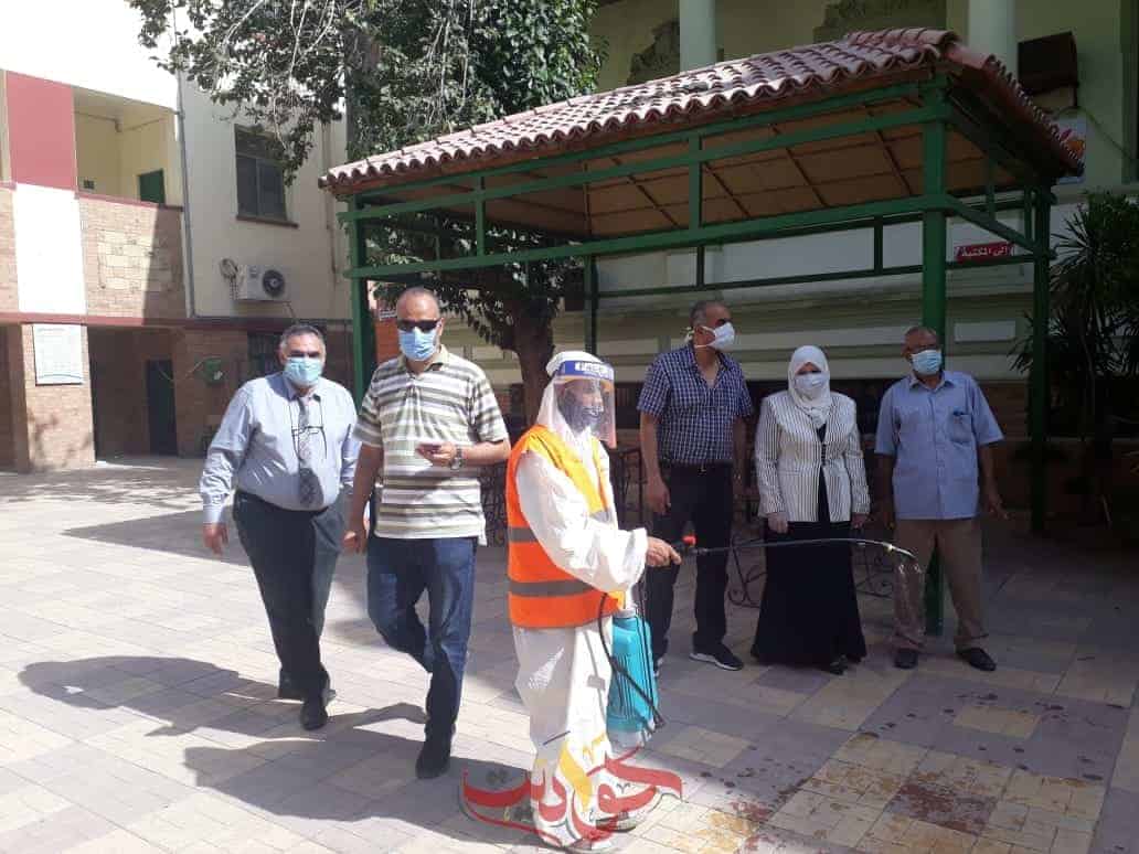 وكيل تعليم الجيزة ورئيس الحى يتفقدان مدارس الدقي قبل ساعات من إنطلاق مارثون الثانويه العامه .. والأول يوجه نصيحه لأبنائه الطلاب