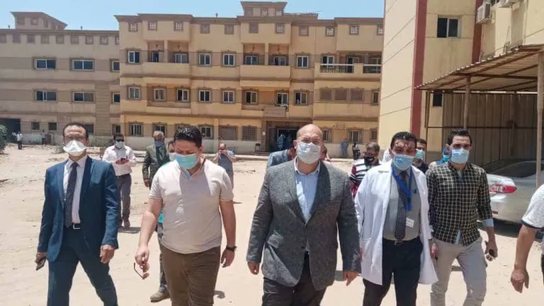 شاهد بالصور.. الشهابى ومنصور يتفقدان مستشفى العياط
