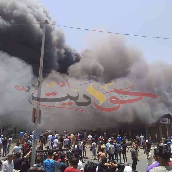 شاهد عيان.. يكشف لـ “حواديت أون لاين” أسباب حريق سوق توشكى التجارى بحلوان .. كارثة الخسارة بالملايين .. الحماية المدنية تدفع بـ 15 سيارة لمحاولة السيطرة على النيران (صور)