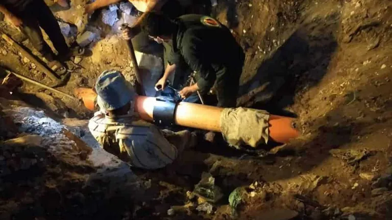 الهلع والرعب يسيطر على أهالى العمرانية بسبب كسر ماسورة غاز .. قطع الكهرباء وغلق المحابس عن المنطقة بالكامل .. والمحافظة تتمكن من السيطرة على الموقف وإصلاحها .. تعرف على القصة الكاملة