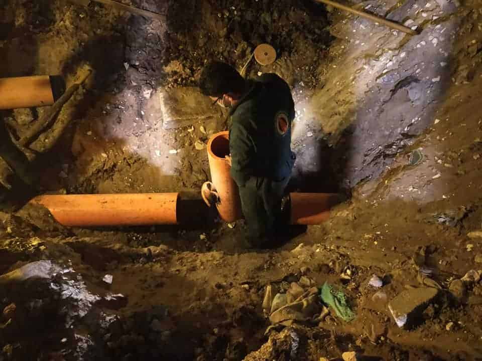 الهلع والرعب يسيطر على أهالى العمرانية بسبب كسر ماسورة غاز .. قطع الكهرباء وغلق المحابس عن المنطقة بالكامل .. والمحافظة تتمكن من السيطرة على الموقف وإصلاحها .. تعرف على القصة الكاملة