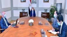 السيسى: شبكة الطرق ليست فقط للربط والتنقل بين المحافظات .. بل بمثابة شرايين التنمية لتعزيز معدلات التجارة والزراعة والصناعة