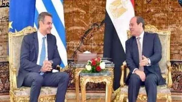هاتفياً .. السيسى و ميتسوتاكيس يبحثان تطورات القضية الليبية