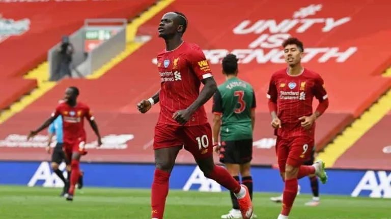ليفربول يحافظ على سجله المثالي بملعبه بثنائية في مرمى أستون فيلا
