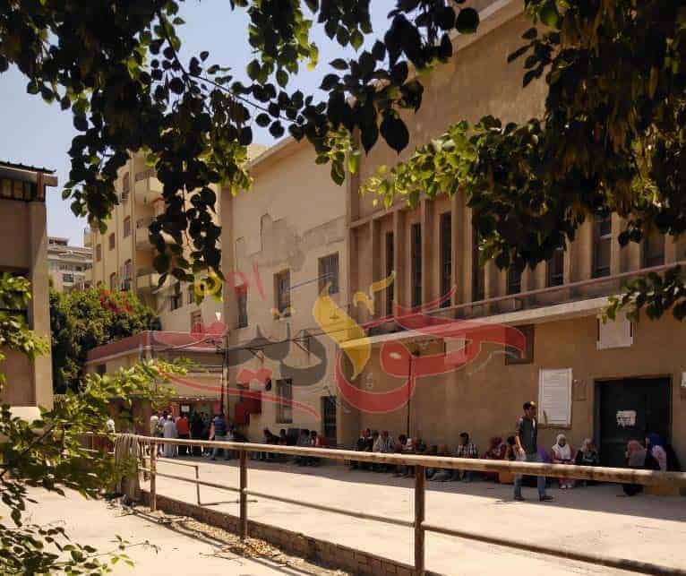 شاهد بالصور .. إضراب عمال مصنع فينوس عن العمل فى شركة السكر والصناعات التكاملية بالحوامدية .. والسبب