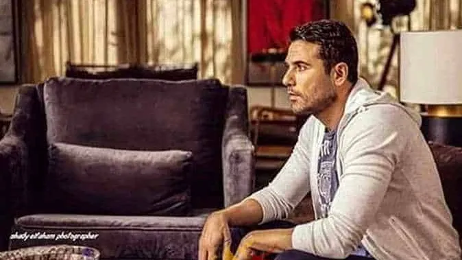 عز: ينتهى من تصوير فيلم «العارف».. وعرضه في موسم عيد الأضحى