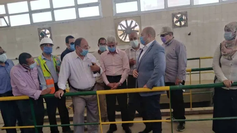 الشهابى بالصف لتفقد المستشفى المركزى ومحطة الصرف الصحى .. (صور)