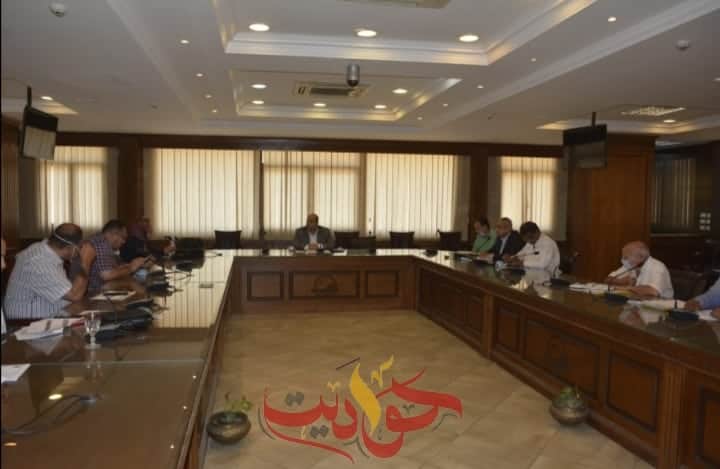 الشهابى: يعقد أجتماعا لمتابعه مشروعات مياه الشرب والصرف الصحي بأوسيم