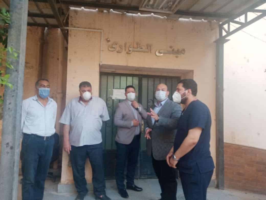 شاهد بالصور .. الشهابى لمواطن والدتك هى والدتى .. ويلتقى بالمواطنين أمام مستشفى الحوامدية العام