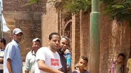 صيانة أعمدة كهرباء ملعب الجزيرة الشقراء بحرى ودفن كابلات محول عرب الشيخ صالح بالصف