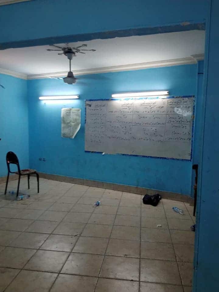 شاهد بالصور .. تشميع سنتر تعليمى بميدان التروللى فى إمبابة