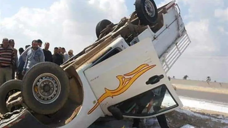 مصرع وإصابة 24 عامل بالصف .. إعرف التفاصيل
