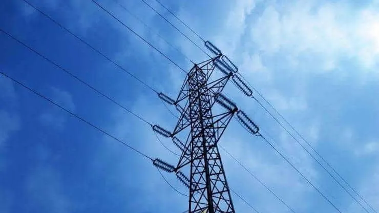 مسئول بالكهرباء لـ "حواديت اون لاين" .. انفجار بخط 66 المغذى لمحولات الحوامدية سبب انقطاع التيار .. تعرف على التفاصيل وموعد عودة الكهرباء