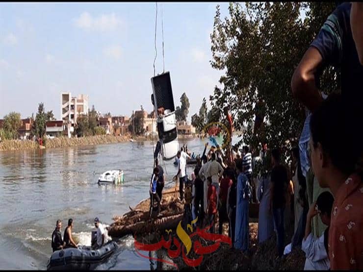 مازال البحث جارى عن غرقى معدية قرية “دميشلى” بالبحيرة.. تعرف على القصة الكاملة لانتشال المعدية والجثامين والسيارات الغارقه .. محافظ البحيرة صرف إعانة عاجلة “عشرة آلاف جنية” (صور)