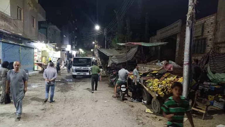مجلس مدينة الصف يشن حملة ليلية لرفع الاشغالات والمخالفات من شوارع المدينة