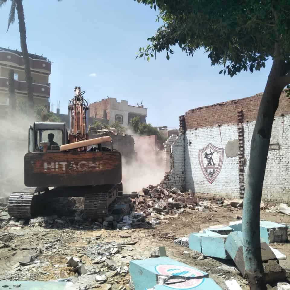 لاسترداد أراضى الدولة..رى الجيزة يزيل 11 حالة تعد على ترعة البليدة بالعياط