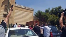 من ساحة مسجد السيدة نفيسة .. صلاة الجنازة على الفنان سمير الإسكندرانى