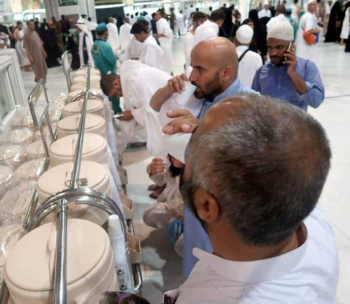 زمزم لما شُرب له .. تعرف علي طريقة معالجة الأمراض بمائه