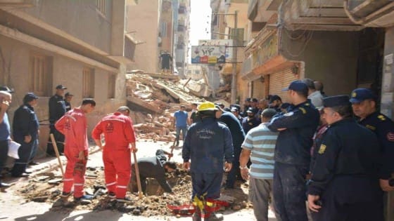 مصرع وإصابة 4 نتيجة انهيار منزل بالمنصورة .. منهم أب ونجله