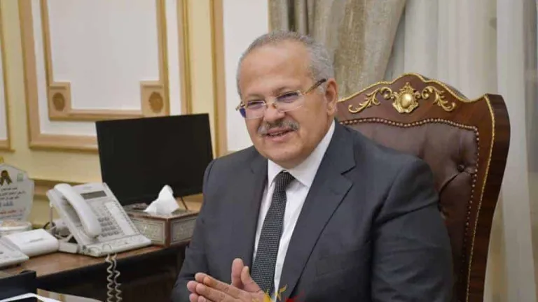 الخشت: إعفاء أبناء الشهداء وطلاب شمال سيناء من المصروفات الدراسية والإقامة بالمدن الجامعية