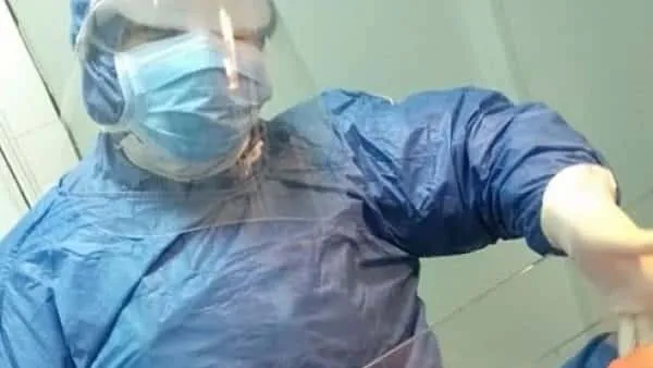 بالصور.. إجراء العملية رقم "15" ولادة قيصرية لحالة كورونا بعزل الحوامدية
