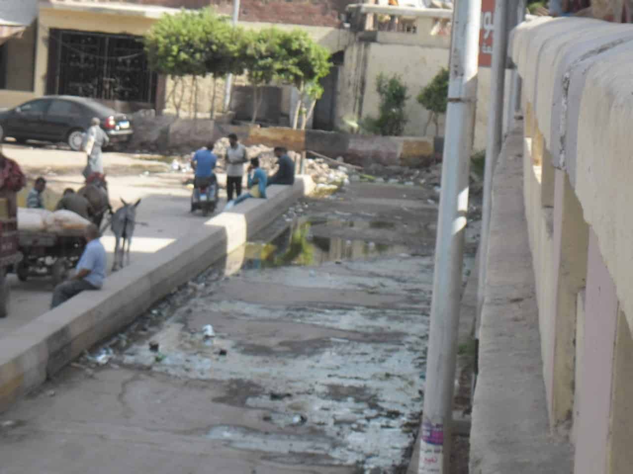 بالصور .. ندق ناقوس الخطر قبل حدوث الكارثه .. سور عبارة الحوامدية فى الجيزة على وشك الأنهيار .. هل يتحرك المسئولين رغم تقديم مذكرات لهم