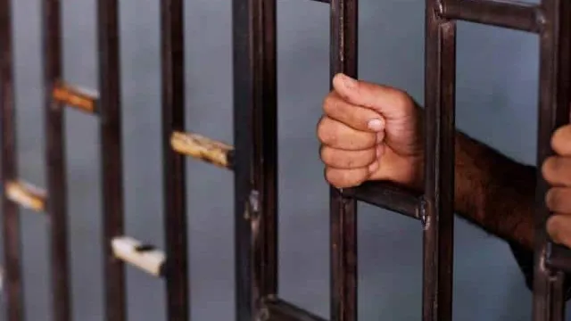 القبض على تاجر مخدرات بمركز ابو النمرس بحوزتة كمية من مخدر الحشيش