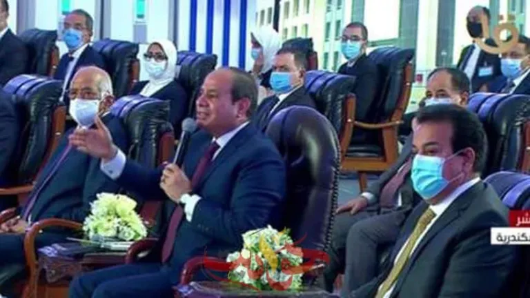 السيسى : رهانى على المصريين كسبان .. بنصلح فى الأرض.. لو بفسد هبقى خايف لأن مش معايا ربنا .. الدولة والشعب كيان واحد لا يتجزأ