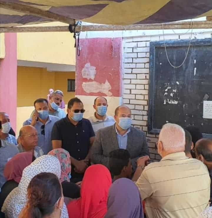 لحل مشاكلهم .. الشهابى يلتقى بمواطنى مركزى أوسيم وأبو النمرس