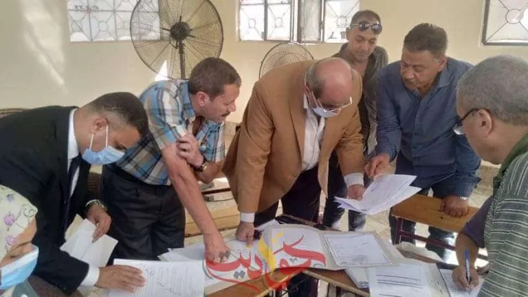 سكرتير عام محافظة الجيزة يتابع طلبات التصالح باوسيم وهضبه الاهرام