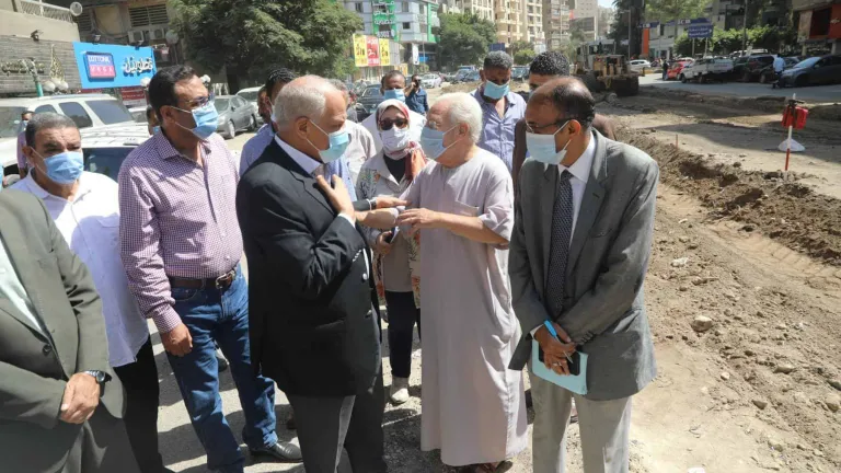 لهذه الأسباب .. محافظ الجيزة يشدد على رئيس جهاز السرفيس وهيئة النظافة والتجميل