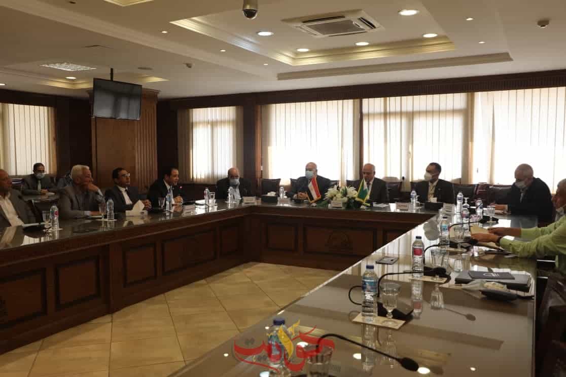 لهذه الأسباب .. محافظ الجيزة يلتقى بأصحاب مصانع الطوب بالصف وأطفيح