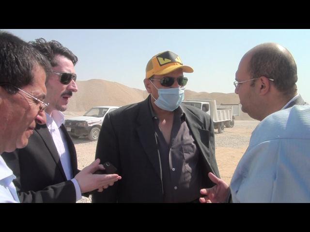 بحضور الشهابى وعبدالله وقيادات وزارة الرى رفع التراكمات من حوض ترسيب مخر سيل الديسمى بجبل الصف