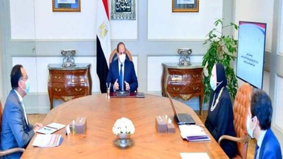 لزيادة المنتج المحلى .. السيسى يوجه بتسهيل إجراءات التعاقد الخاصة بالحصول على وحدات المجمعات الصناعية على مستوى الجمهورية