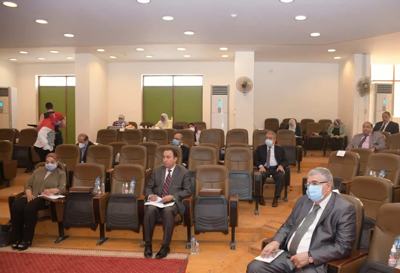 مجلس جامعة القاهرة يعتمد استراتيجية العام الدراسي الجديد .. منها دعم الطلاب غير القادرين 1 مجلس جامعة القاهرة يعتمد استراتيجية العام الدراسي الجديد .. منها دعم الطلاب غير القادرين