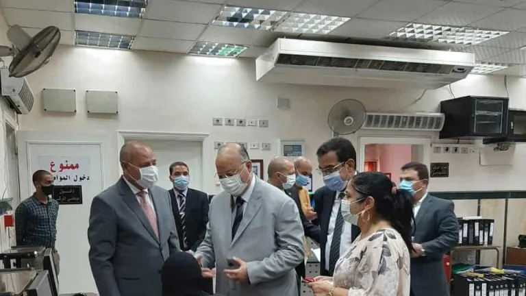 محافظ القاهرة: تفعيل ٤٢ خدمة الكترونية بالمركز التكنولوجي لحى مصر الجديدة وقريبا تطبيق الكترونى موحد لجميع الأحياء 