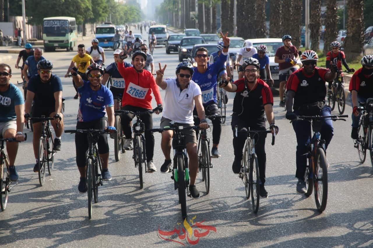 تحت شعار «رياضتك مناعتك» .. وزير الرياضة يقود ماراثون الدراجات من المتحف المصري بالتحرير إلى المتحف الجديد بالرماية