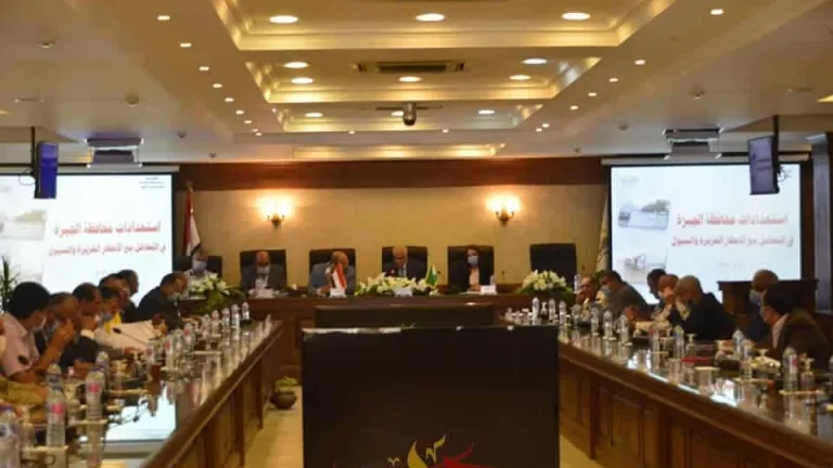 استعدادا لفصل الشتاء .. الجيزة تراجع خطط مواجهه الأمطار الغزيرة والسيول.. نشر معدات الشفط بالمناطق الحيوية التي تشهد تجمعات مياه امطار .. تطهيرات بالوعات الصرف و انشاء بالوعات امطار بمشروعات رصف الشوارع الجارية
