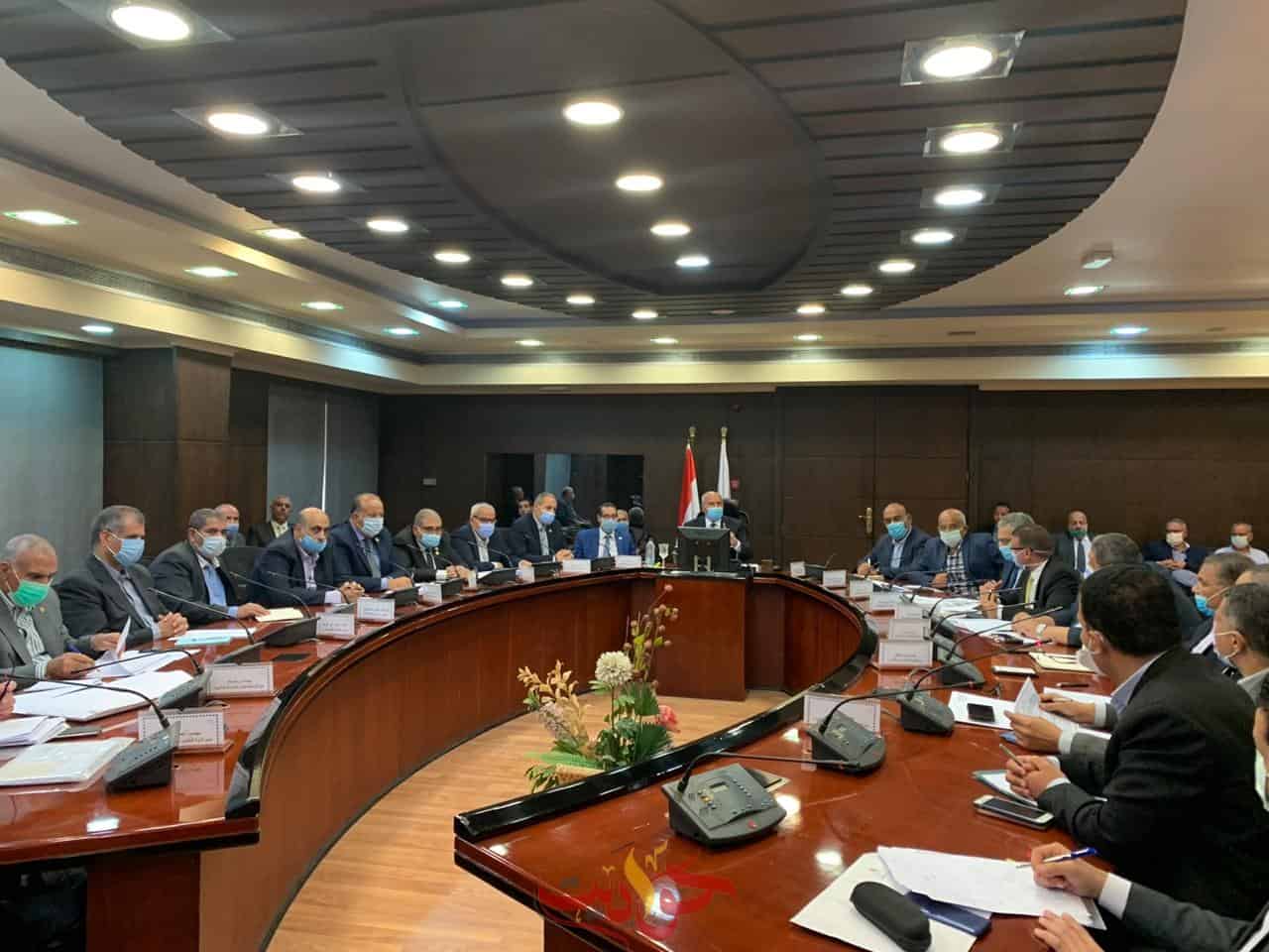 وزير النقل: نقل المرافق المتعارضة مع أعمال تطوير الطريق الدائري حول القاهرة الكبري