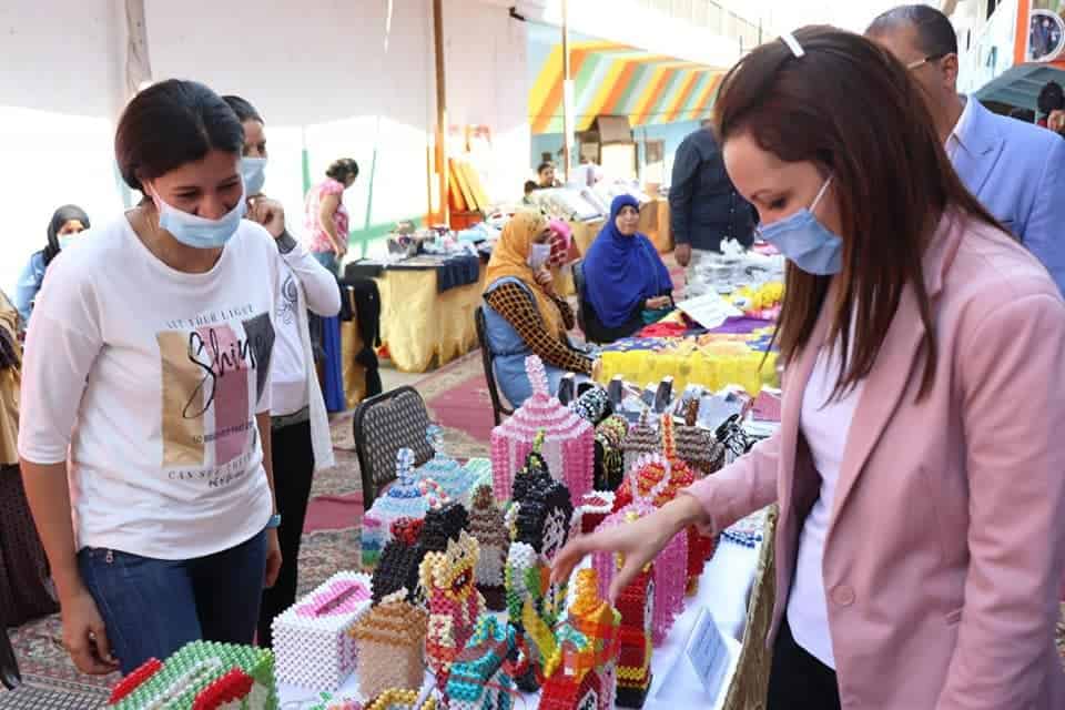 شاهد بالصور .. افتتاح معرض الحرف اليدوية لشباب الخريجين والأسر المنتجة بالجيزة